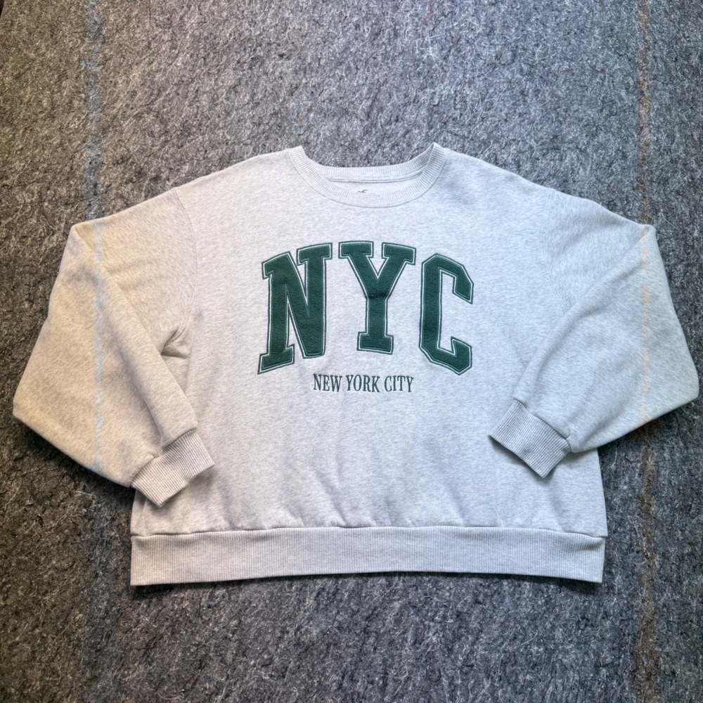 Hollister NYC New York City Crewneck Sweatshirt Gray Green Chenille Patch Large